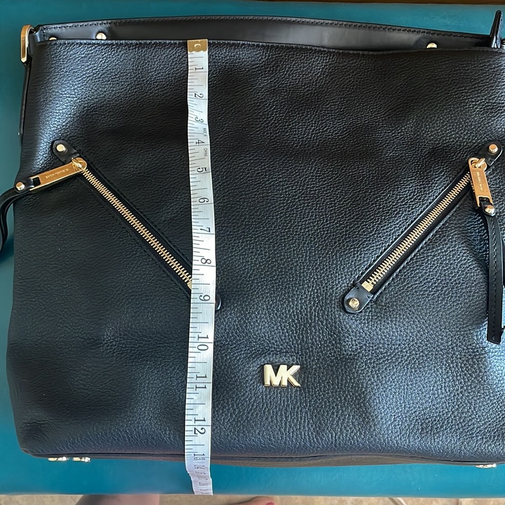 Black Michael Kors tote - Picture 2 of 6